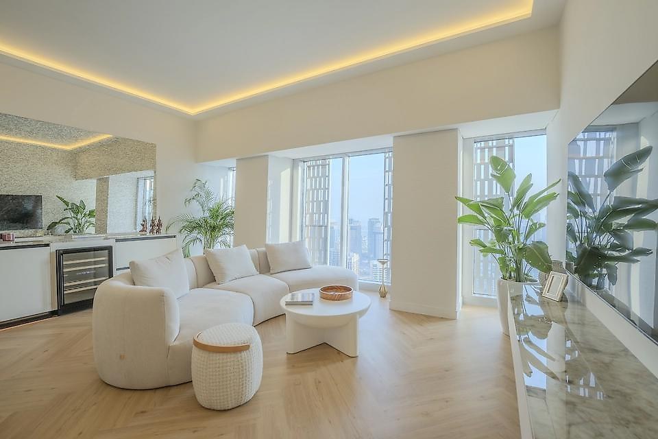 Cayan Tower, Dubai Marina - luxury property in Dubai